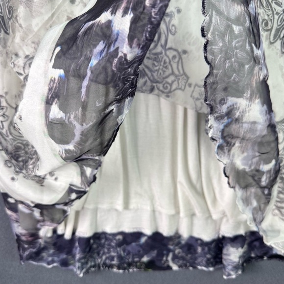 Whimsical Soft Sheer Silky Peasant‎ Blouse Floral 3/4 Sleeves Size L White Gray - Picture 3 of 11